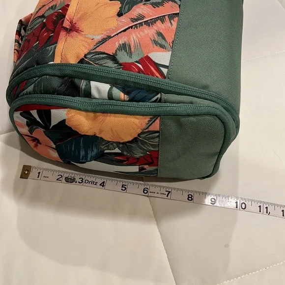 Dakine Large Toiletry bag - Picture 11 of 12